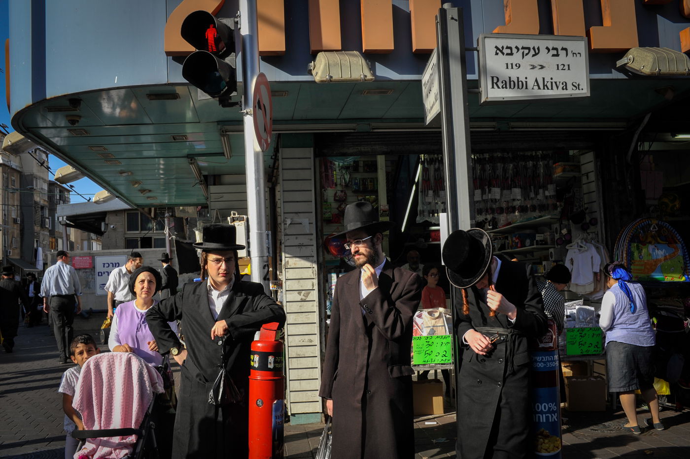 גלריה חגיגית: כך נערכים בבני ברק לחג הסוכות