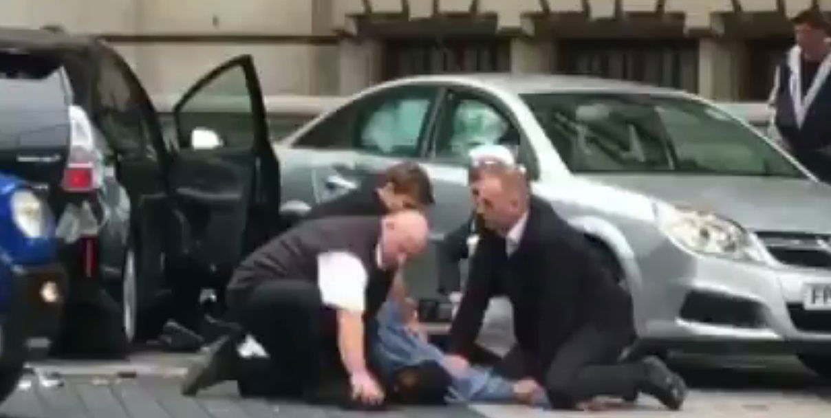 שוב חשד לפיגוע דריסה בלונדון: הולכי רגל רבים נפצעו