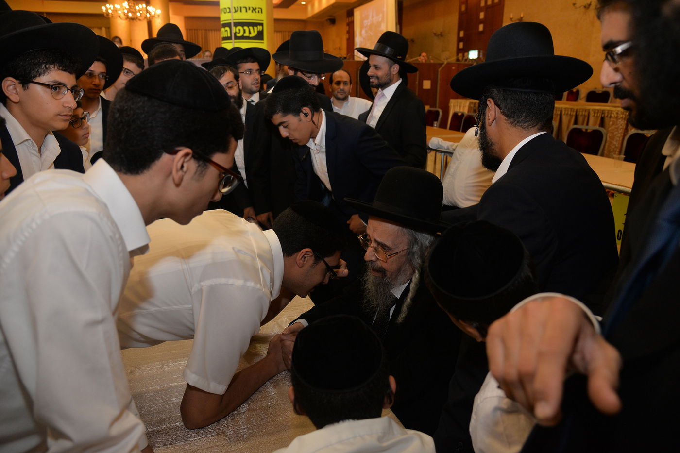 בני העדה התימנית ב'הקבלת פני רבו' לרבני העדה