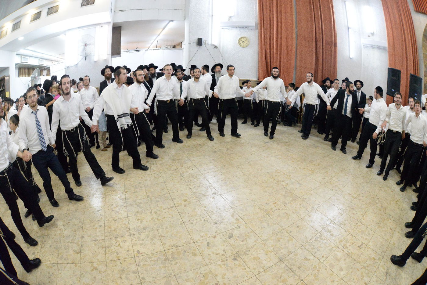 שמחת בית השואבה בישיבת סלבודקא • גלריה