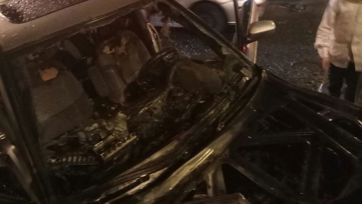 בהלה בבית ישראל: מכונית עלתה באש. צפו