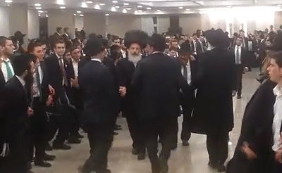 הישיבה הליטאית הריעה לסגן ראש העיר יוסי דייטש • צפו