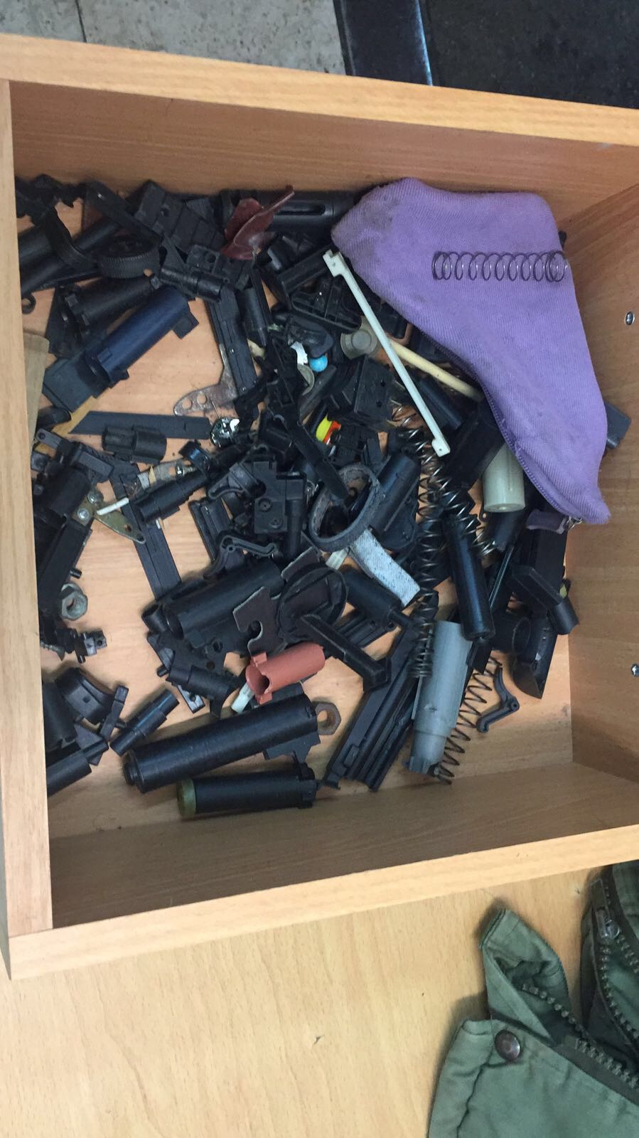 נעצר בשל התפרעות ובביתו נתפסו אמל"ח