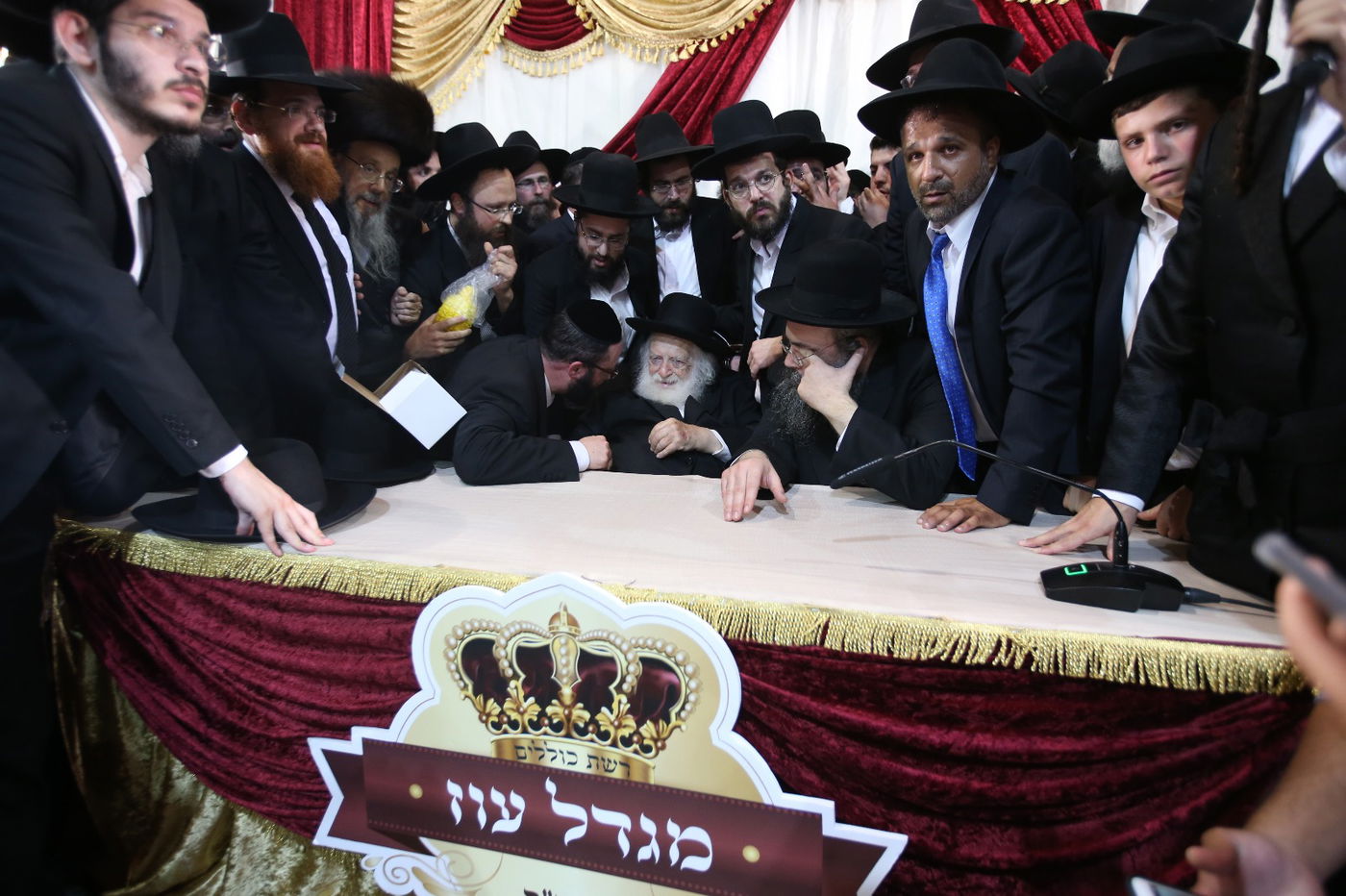 מאות אברכים חגגו, מרן הגר"ח קנייבסקי השתתף בשמחה