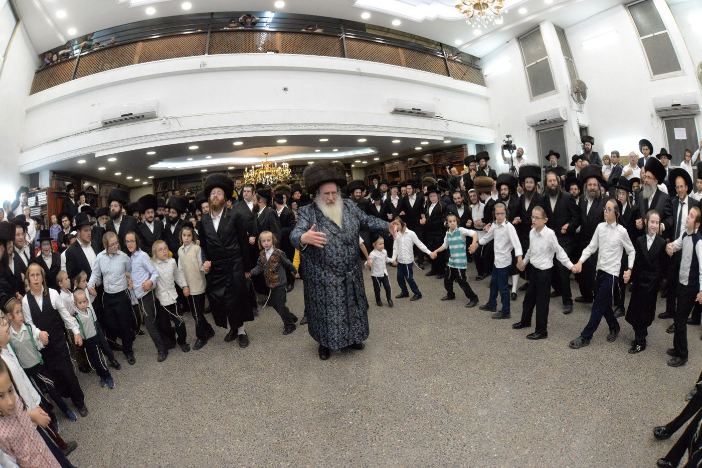 שמחת בית השואבה בחצר ספינקא • תיעוד