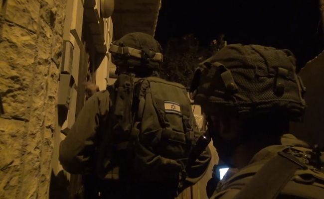 הכניסה לבית החשוד