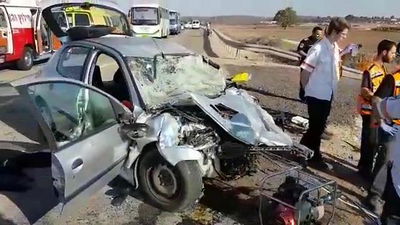 חילוץ הלכודים בתאונה הקשה