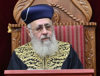 הלכה יומית עם הראשון לציון הגר"י יוסף: זהירות בקדושת התפילין