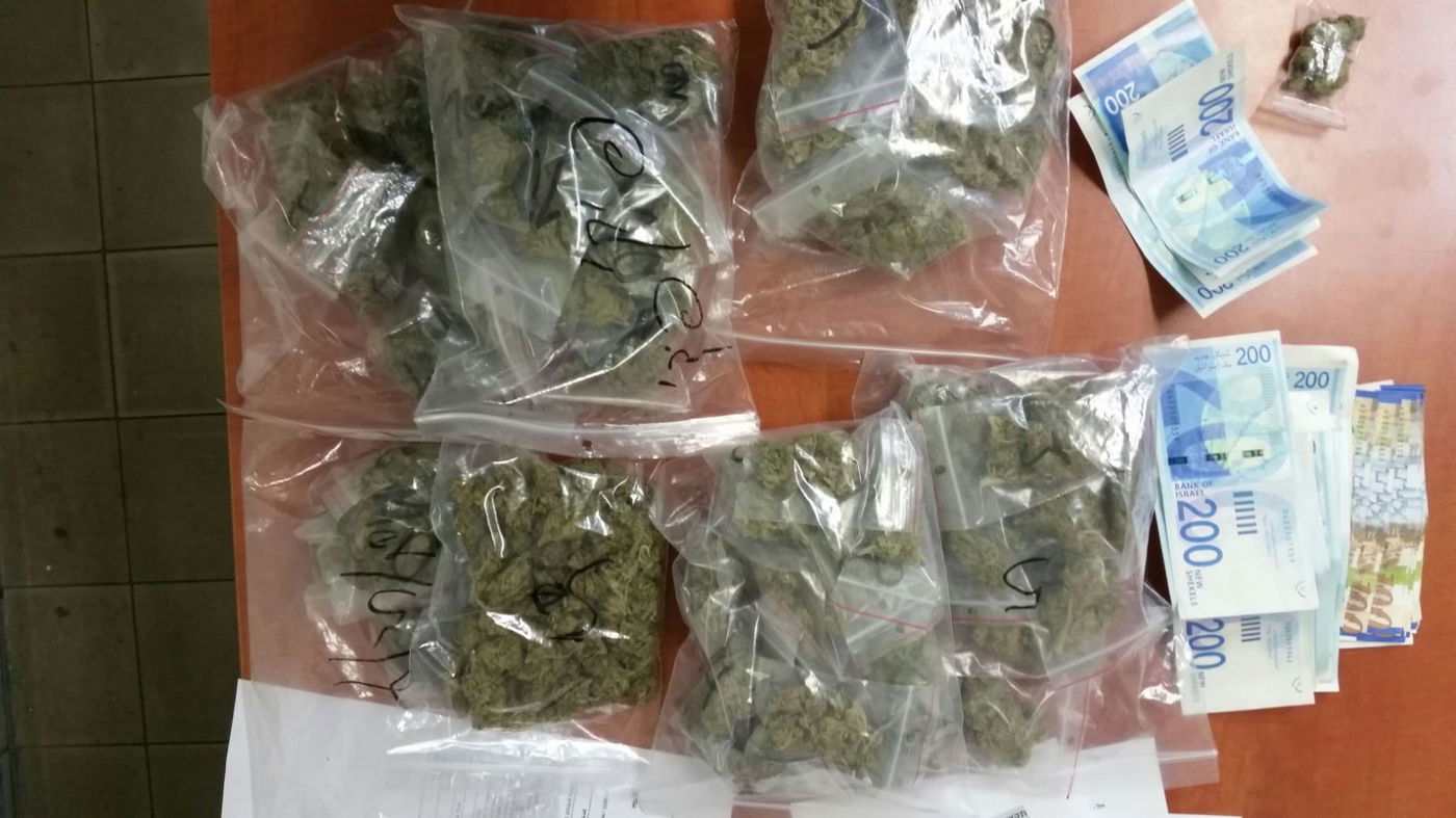 חלק משקיות הסמים, לאחר התפיסה