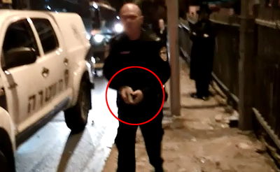 בהפגנת 'הפלג' בי-ם: שוטר שלף נשק ואיים על המפגינים