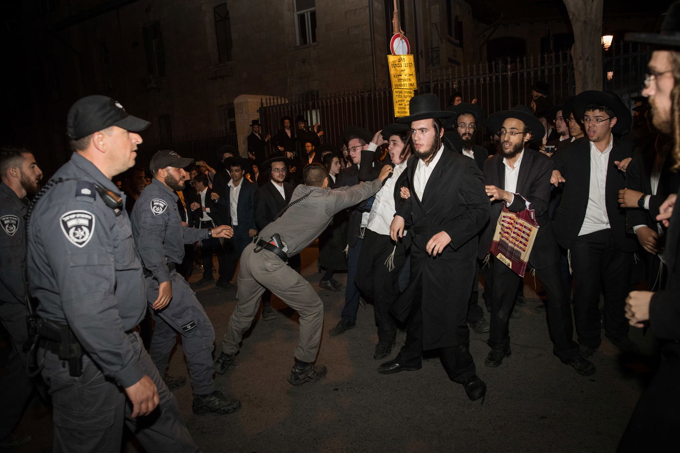ערב 'יום הזעם': חרדים ותומכי 'הפלג' בתגרה אלימה בבירה