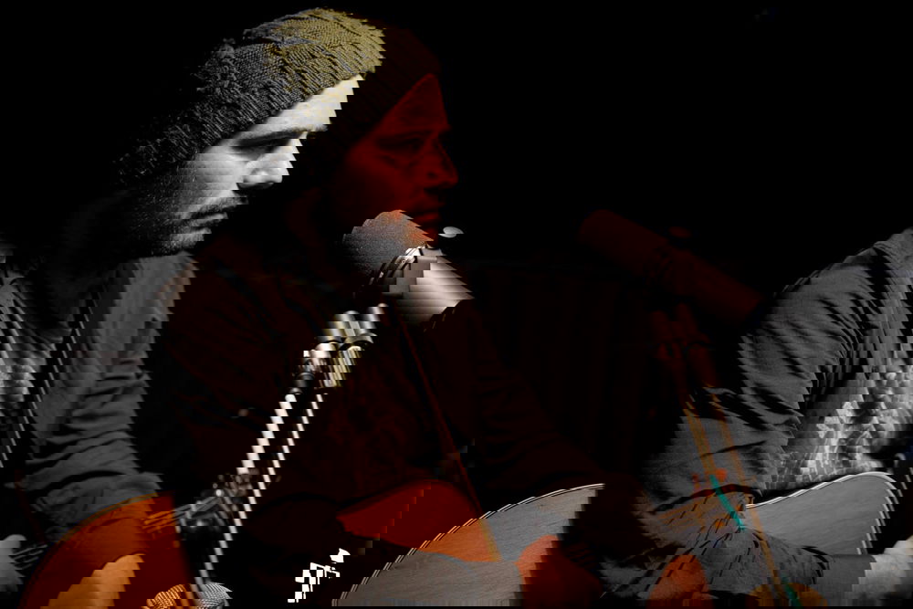 יוחאי מוצרי בסינגל חדש: 'מי אתה ומה אתה עושה פה'