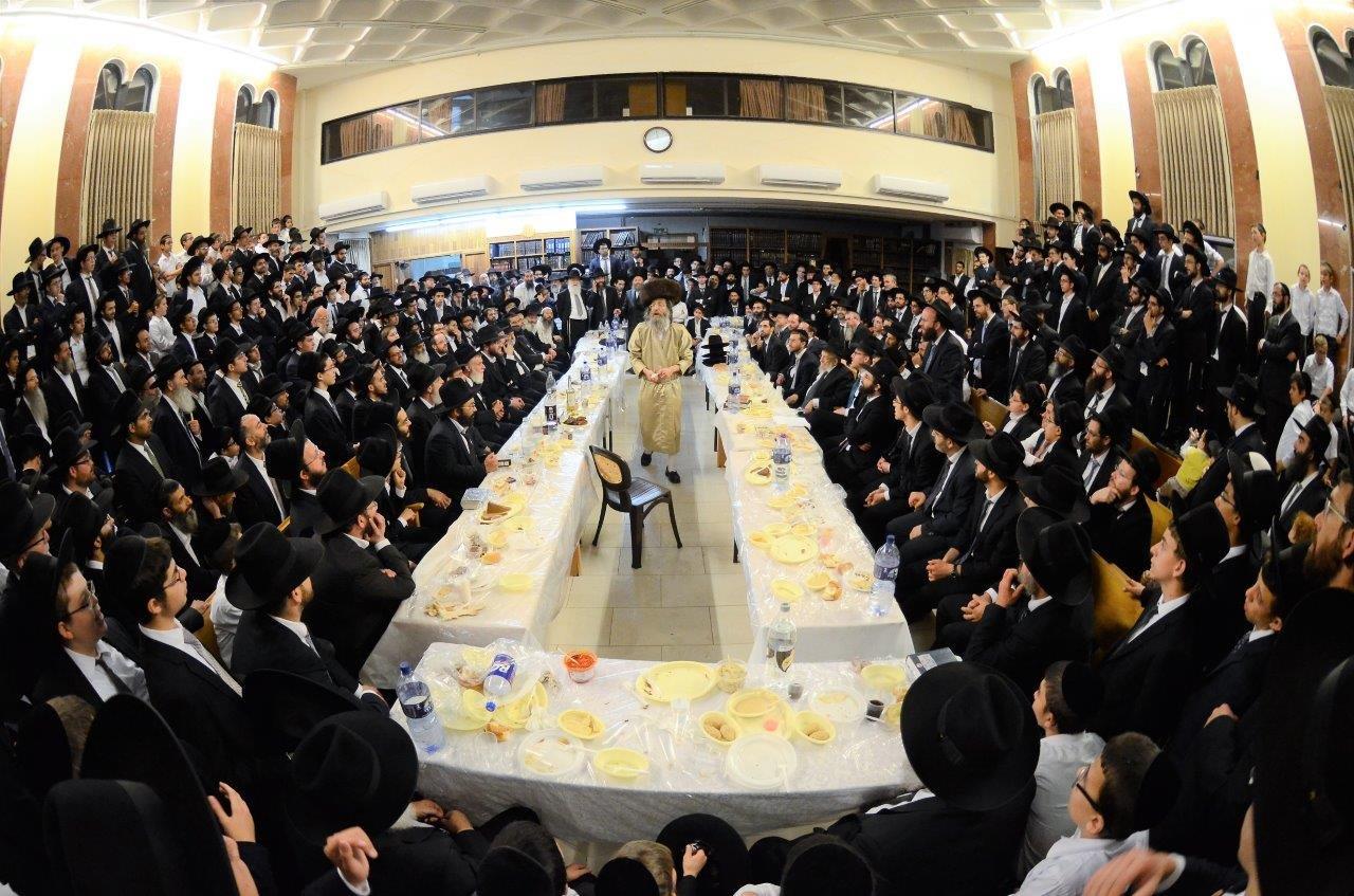 המשפיע החסידי סחף את הליטאים ברכסים • צפו