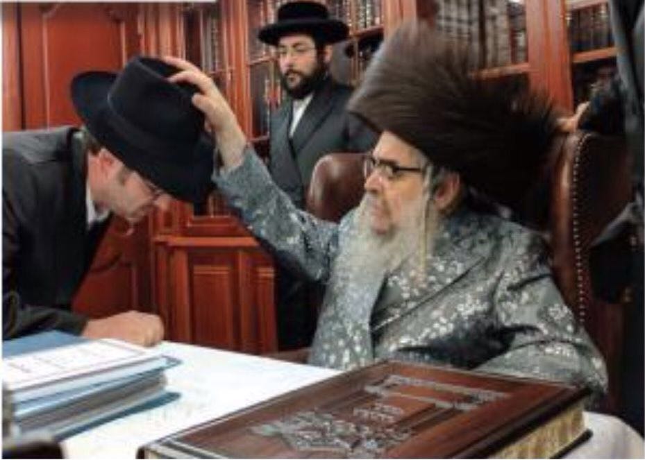 קלמן ייגר מקבל את ברכת הרבי מסאטמר