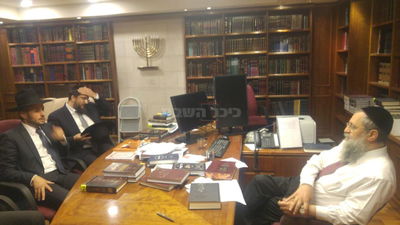 ביטון עם הגר"ד יוסף