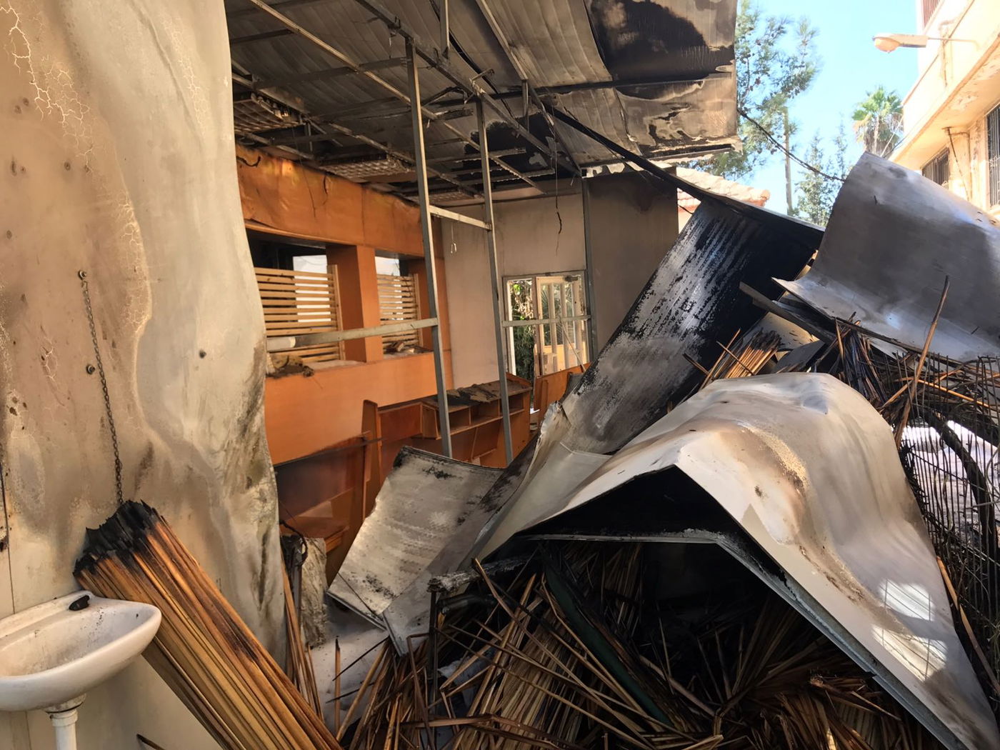 בית הכנסת עלה באש; "שבר על שבר וחורבן על חורבן"