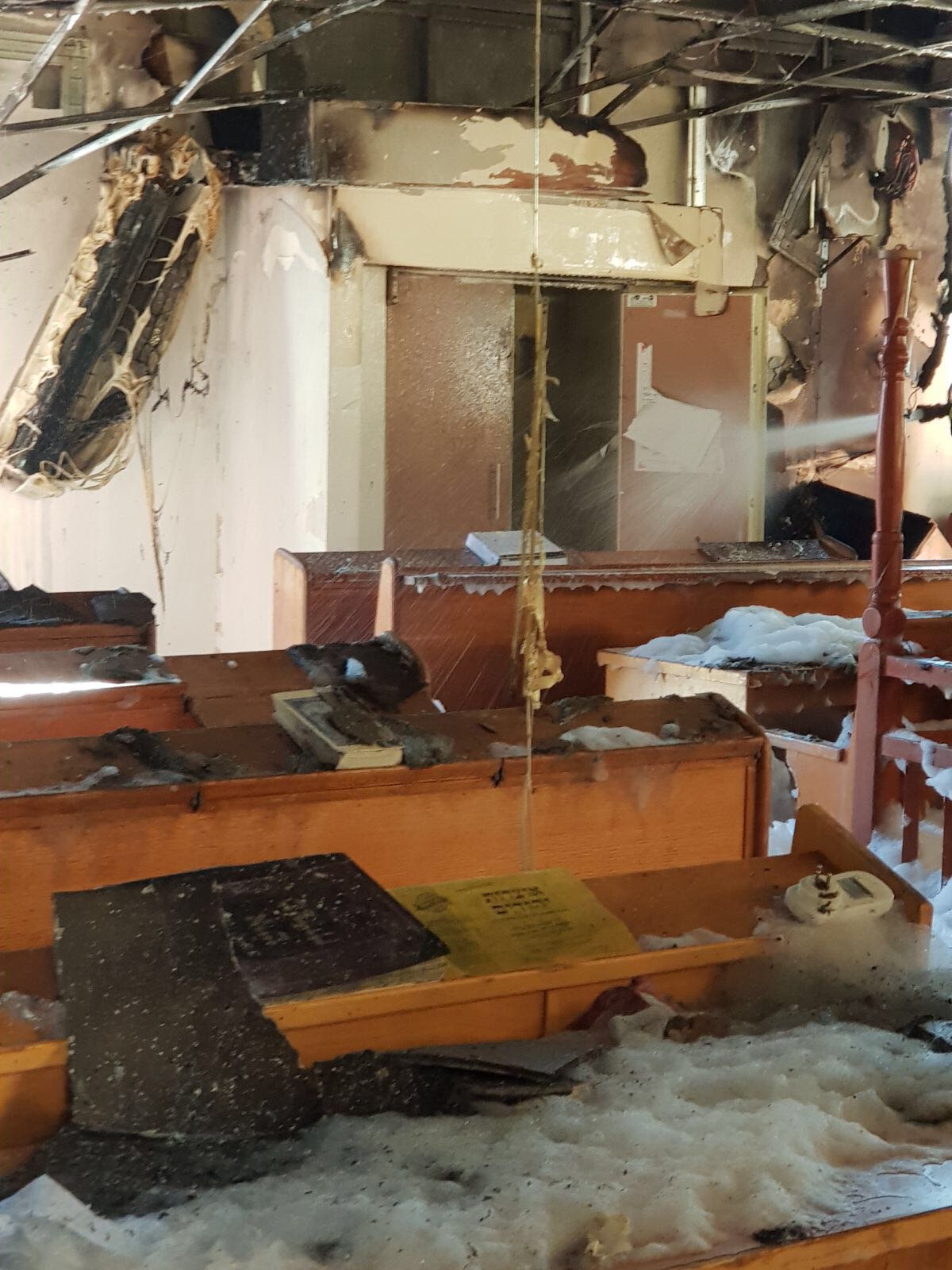 בית הכנסת עלה באש; "שבר על שבר וחורבן על חורבן"
