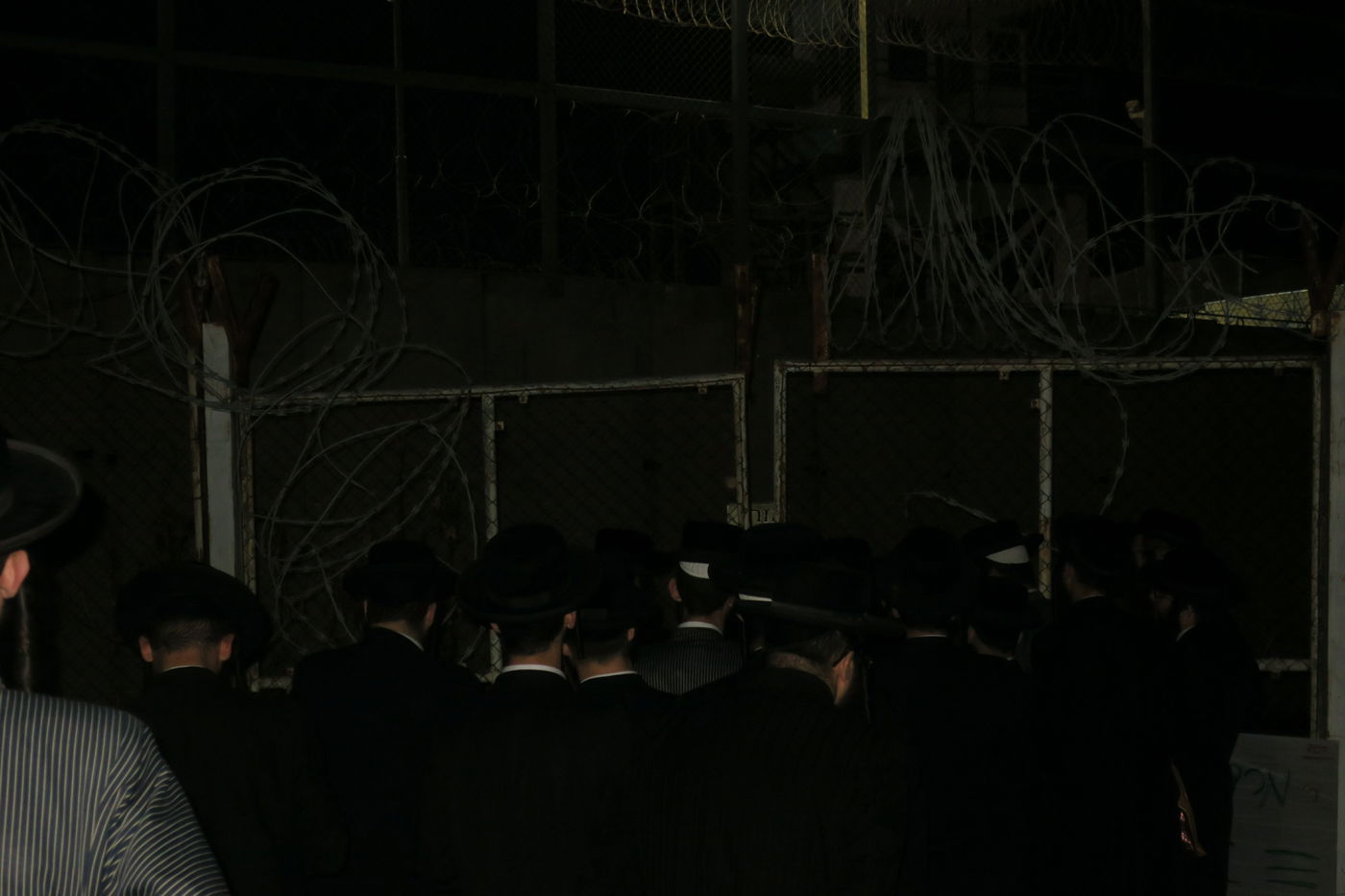 ההפגנה הלילית של 'העדה' בכלא 6 • תיעוד