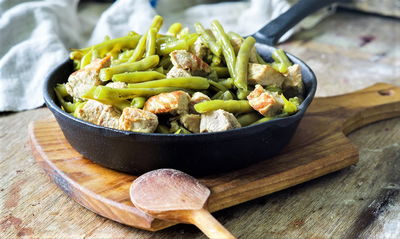 נתחי חזה עוף ושעועית ירוקה