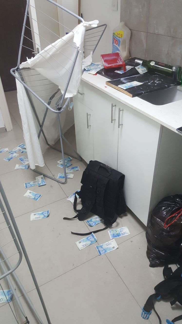 אלפי שטרות נתפסו במעבדה לזיוף כסף • צפו