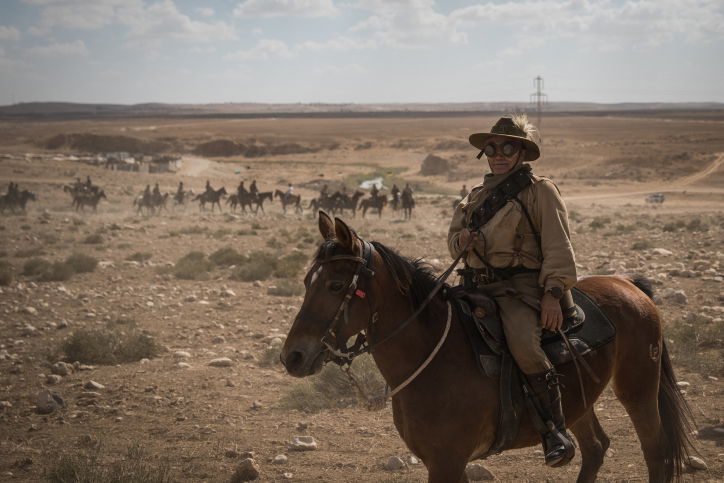 100 שנים לשיירת הסוסים האוסטרלית • צפו