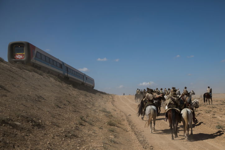 100 שנים לשיירת הסוסים האוסטרלית • צפו