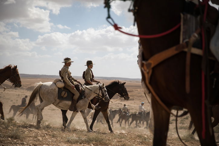 100 שנים לשיירת הסוסים האוסטרלית • צפו