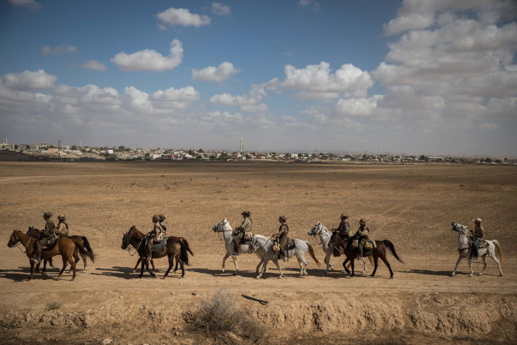 100 שנים לשיירת הסוסים האוסטרלית • צפו