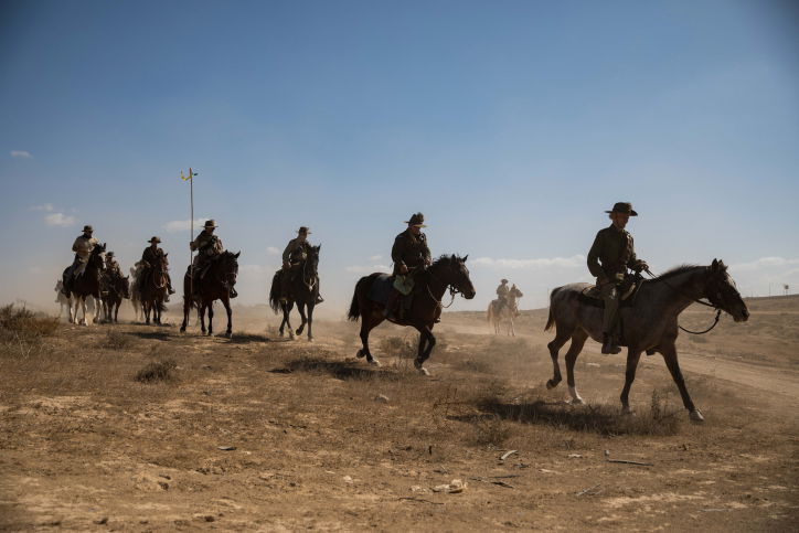 100 שנים לשיירת הסוסים האוסטרלית • צפו