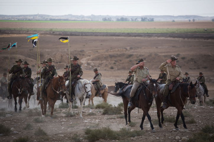 100 שנים לשיירת הסוסים האוסטרלית • צפו