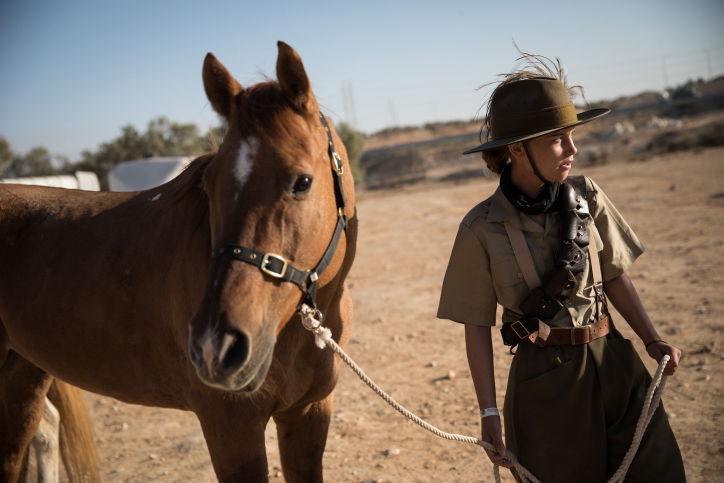 100 שנים לשיירת הסוסים האוסטרלית • צפו