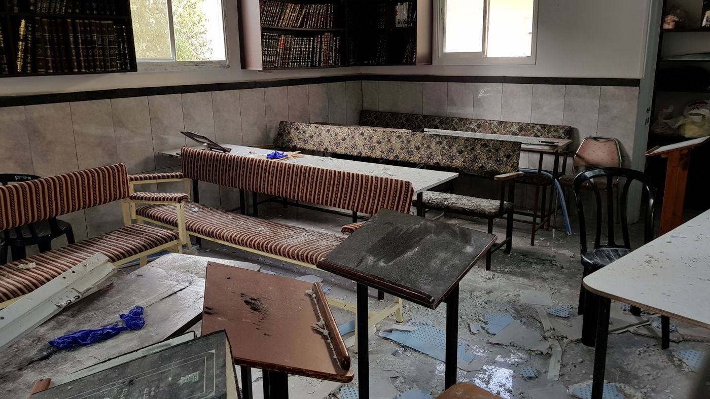 הזעזוע ב'מוסיאוף': "חסרי צלם אנוש ניתצו את בית השם"