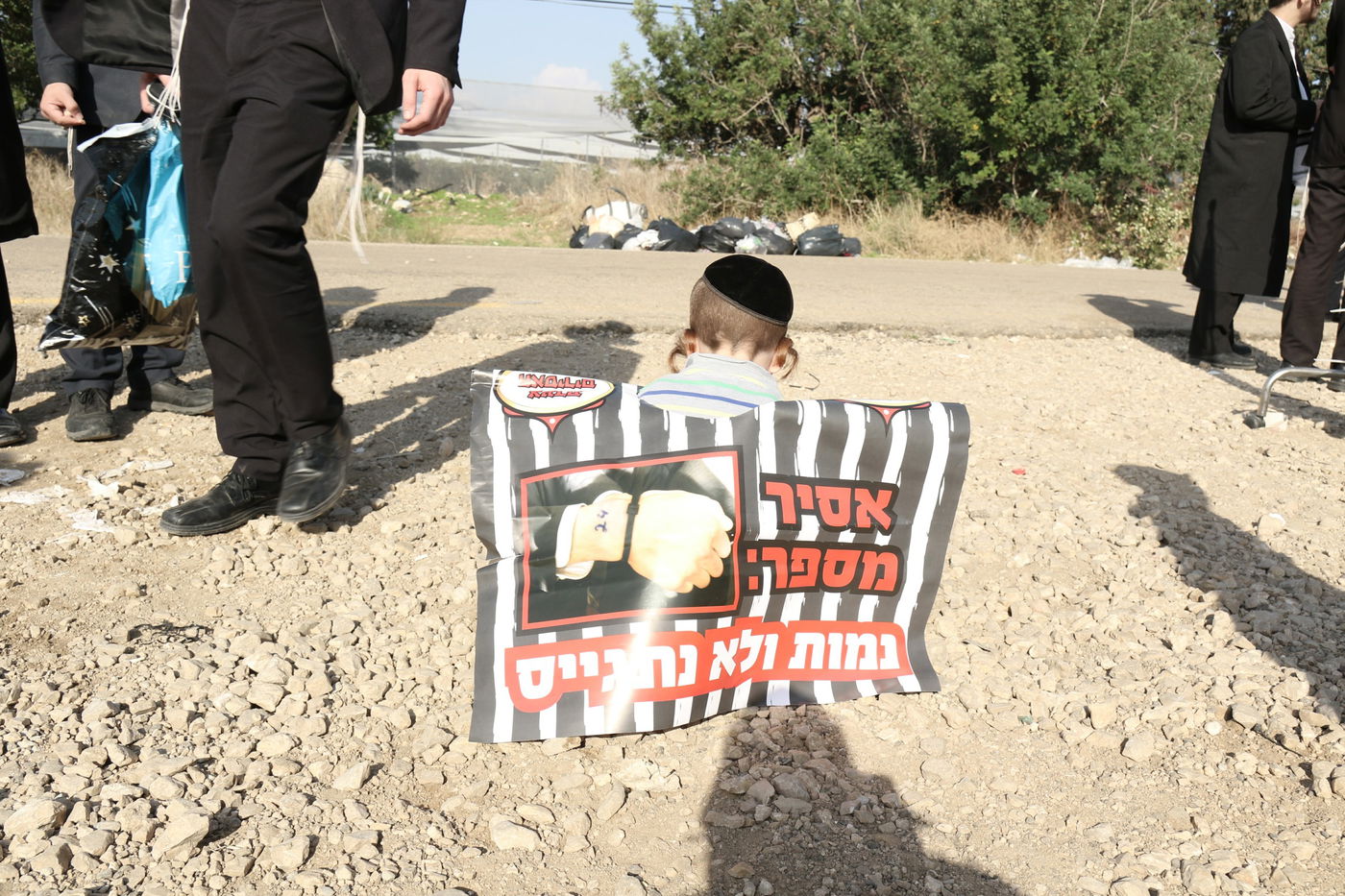 הבוקר: שבעה עריקים שוחררו מכלא 6 • צפו