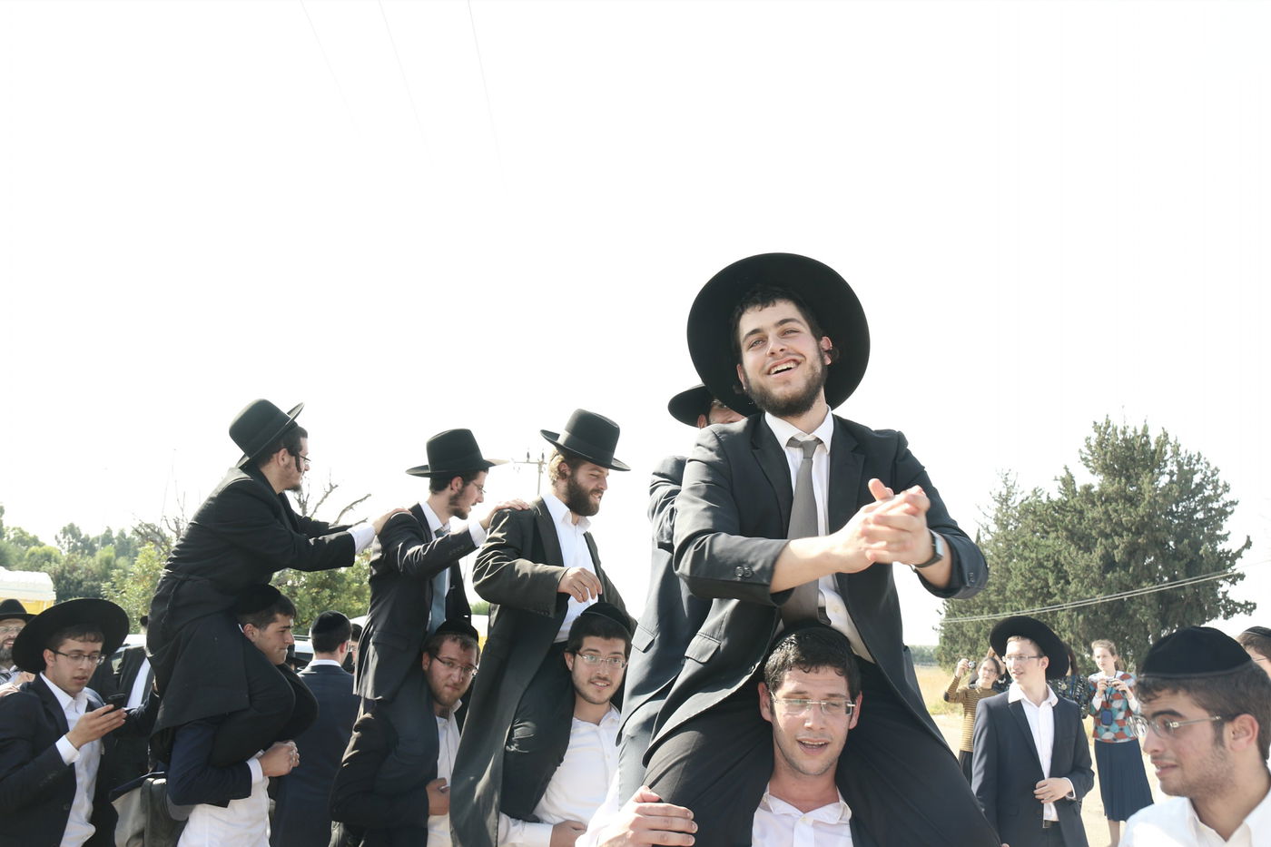 הבוקר: שבעה עריקים שוחררו מכלא 6 • צפו