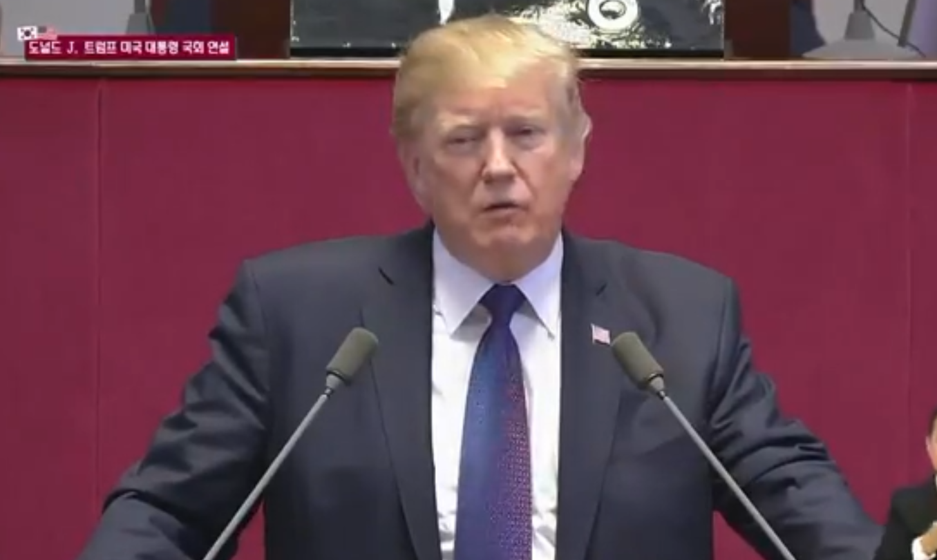 טראמפ בדרום קוריאה: אל תזלזלו בארה"ב