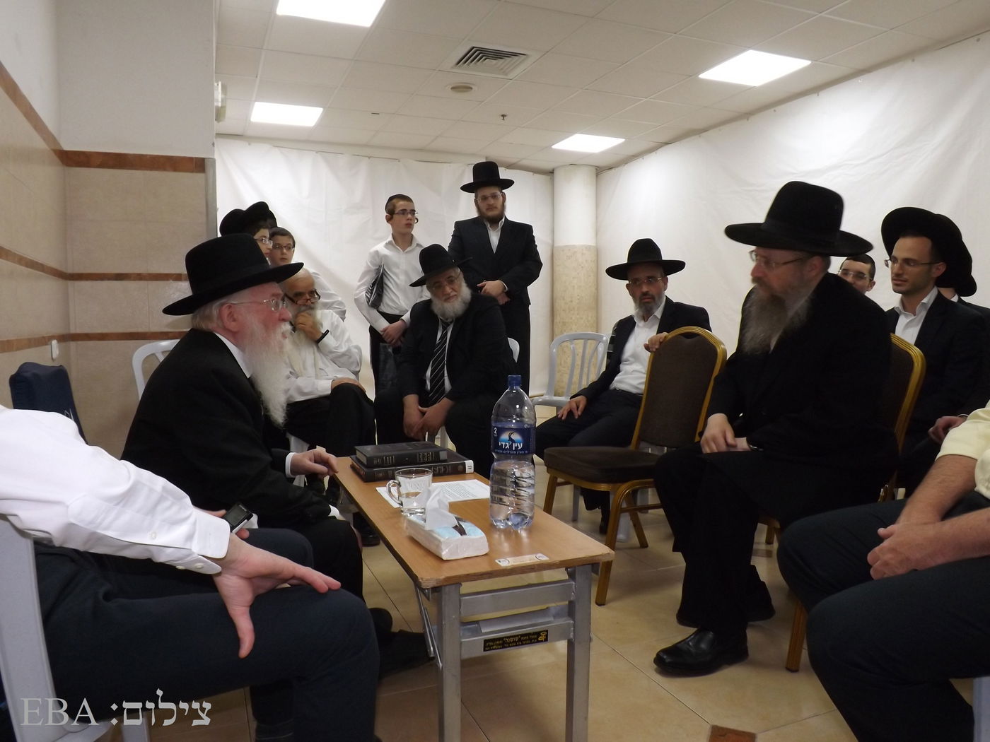 גדולי הדור בניחום וחיזוק הגאון רבי יגאל רוזן • צפו