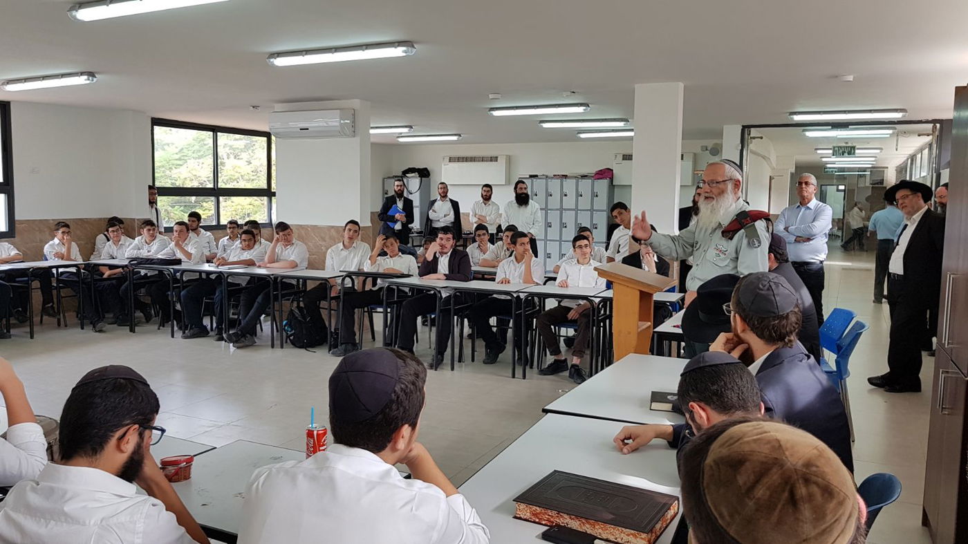 הרב הצבאי הראשי ערך ביקור בכפר חב"ד