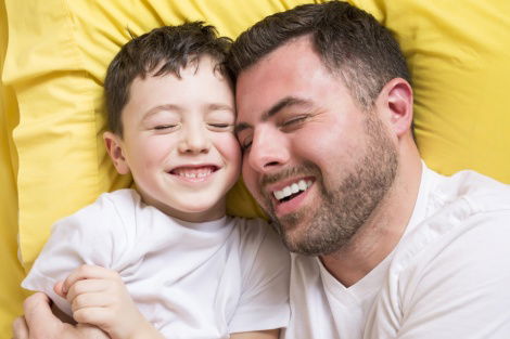 חוקרים מרגיעים: זה בסדר לאהוב יותר את הילד הצעיר