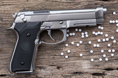 נערים ירו ברובה אוויר על מלמד בחיידר חסידי