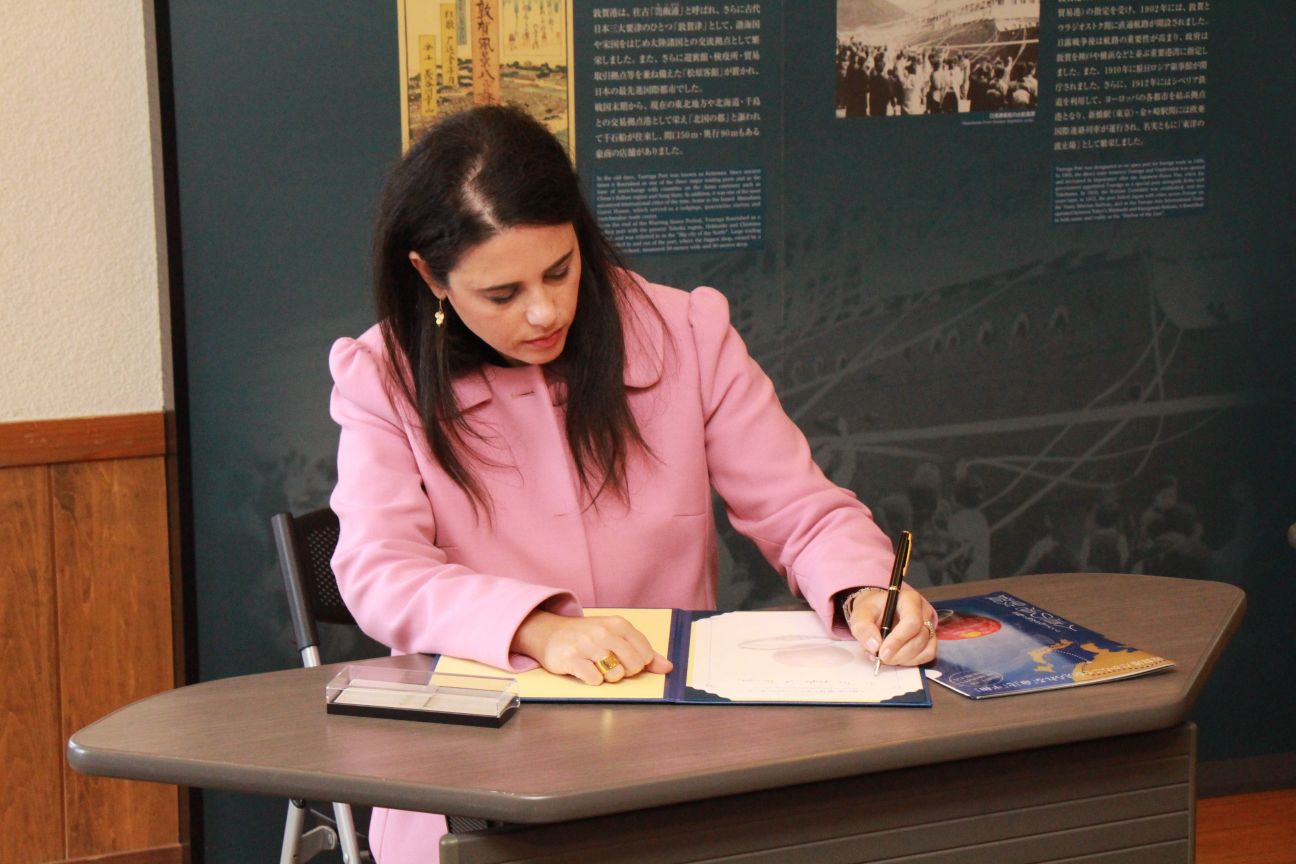 הביקור המרגש של השרה איילת שקד בצורוגה