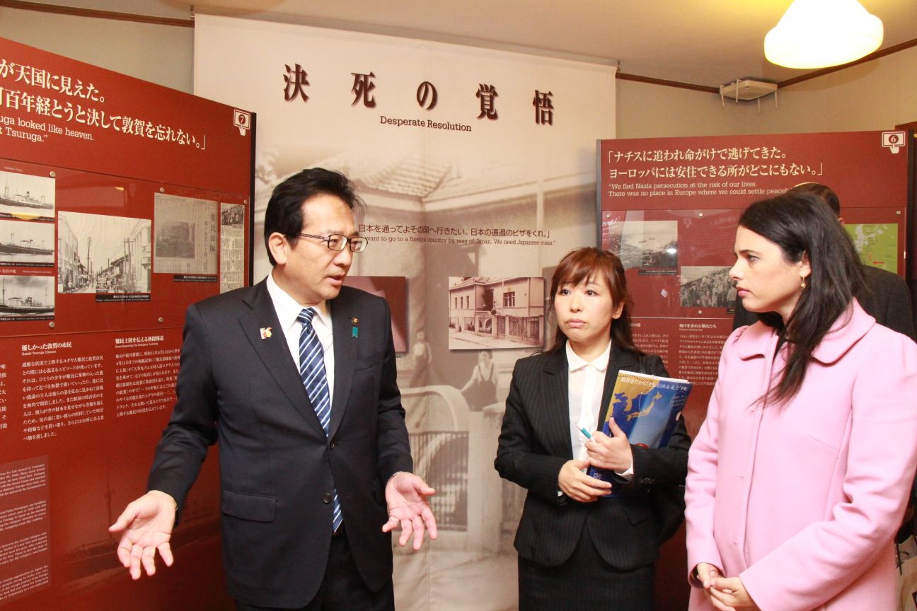 הביקור המרגש של השרה איילת שקד בצורוגה