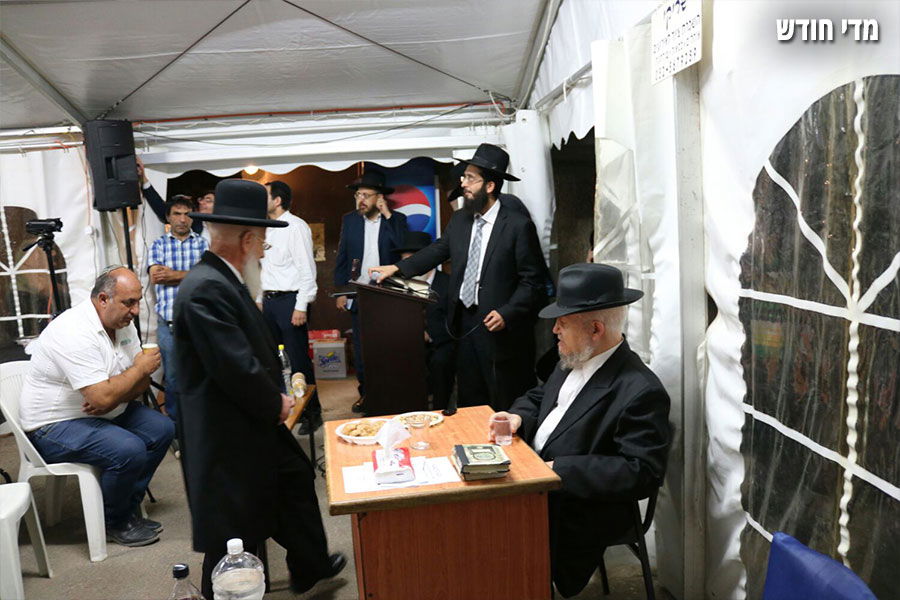 רבנים ואישי ציבור בניחום אבלים אצל הגר"מ מאזוז