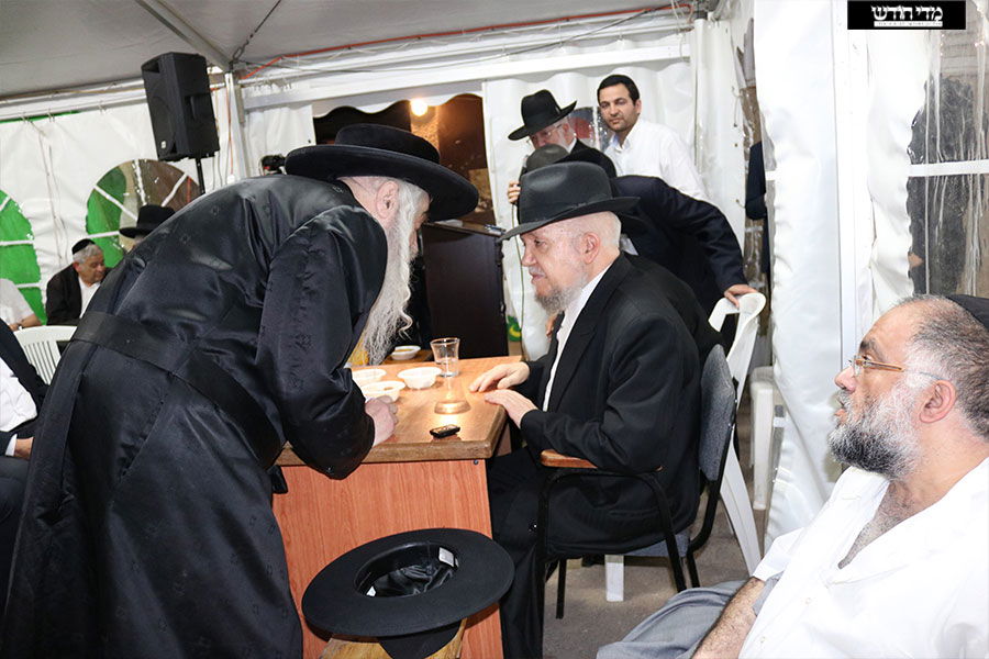 מזקן הראשל"צים ועד המפכ"ל • ניחום אבלים אצל הגר"מ מאזוז