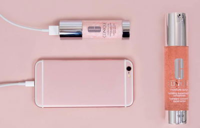 ממלא באופן מידי את מאגרי הלחות של העור. קליניק