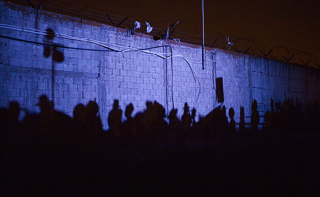 הפגנה ליד הכלא 4