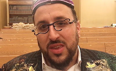 ליפא שמלצר חושף: "אני בעלייה, הפאות גדלות שוב"