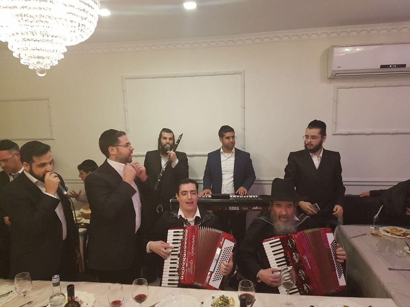 מונה רוזנבלום ורולי דיקמן חגגו סיום מסכת