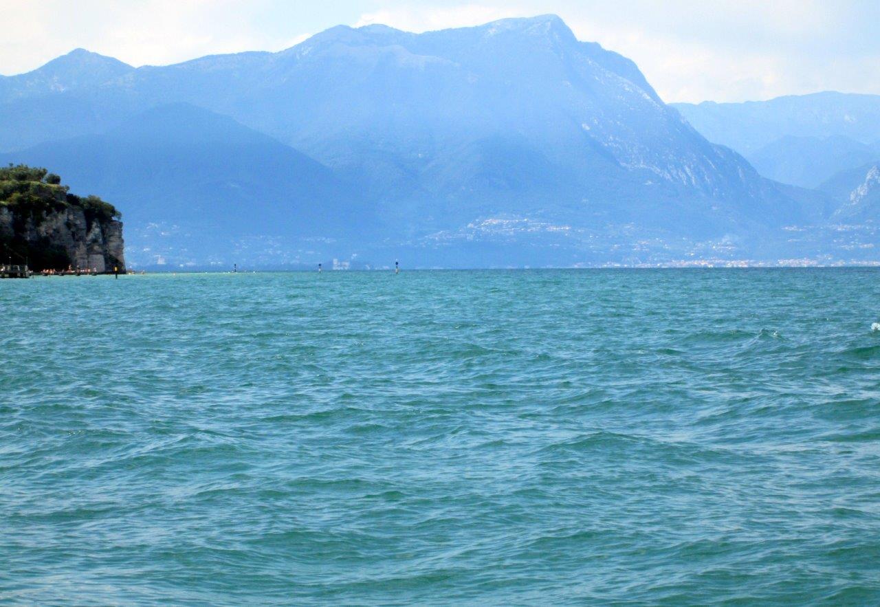 סיור בסירמיונה שבדרום אגם גרדה באיטליה