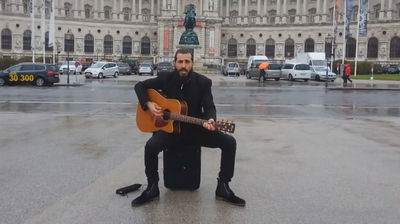 רועי לביא בקליפ חדש - "לעוף אליך"