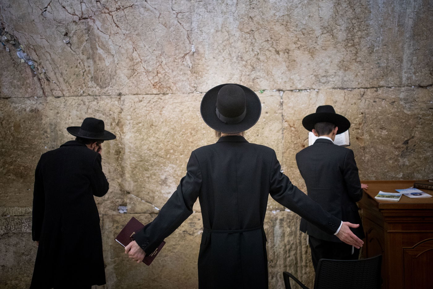 תיעוד: אלפים זעקו בכותל לרפואת מרן הרב שטיינמן